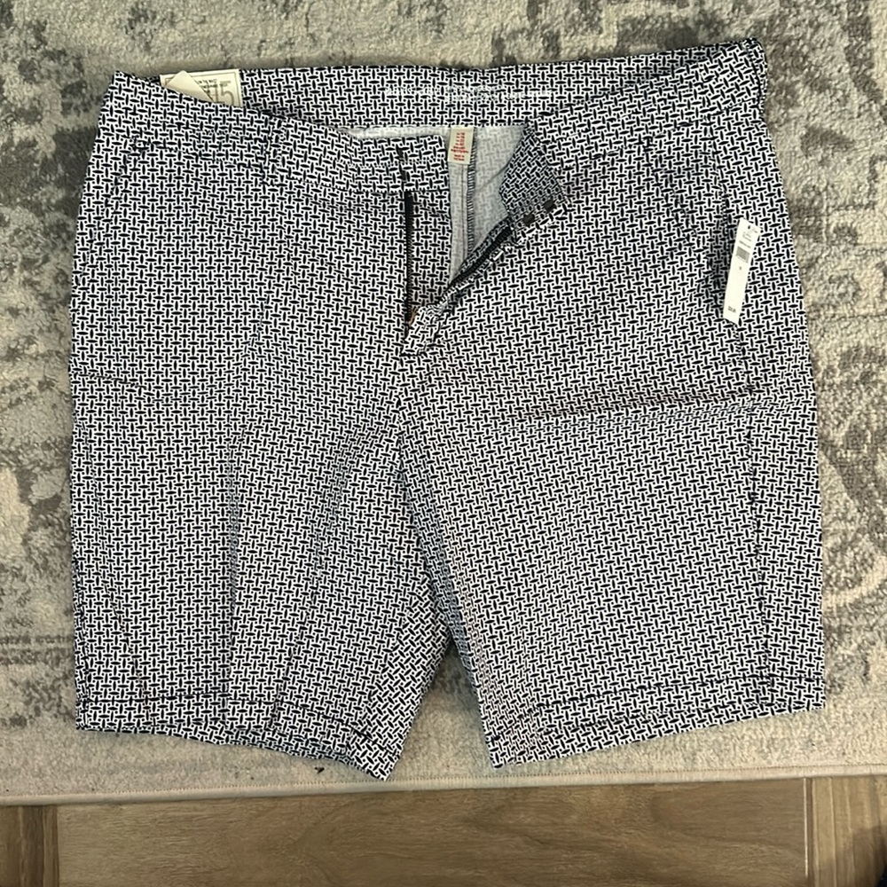 Gap size 18 9” Bermuda short